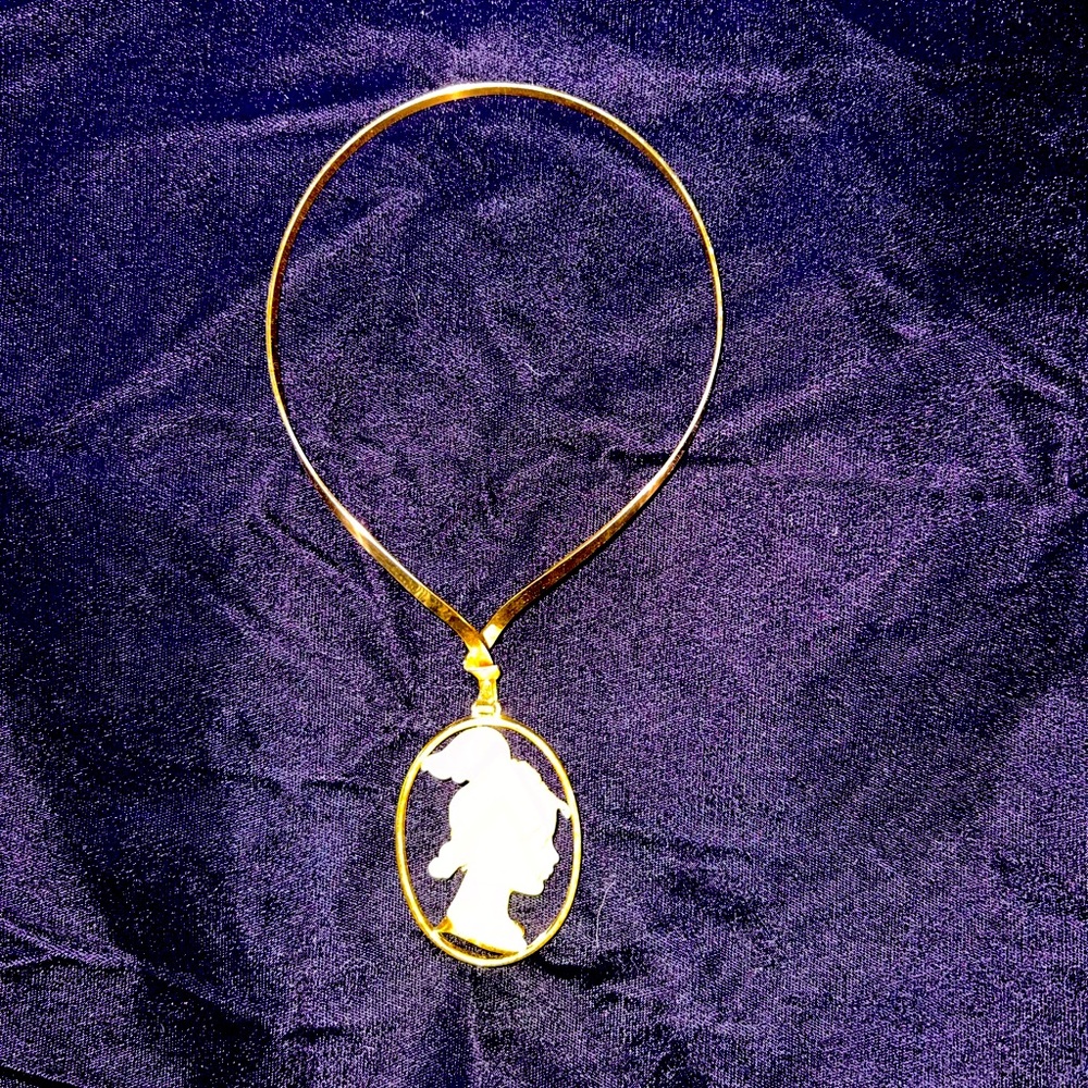 Vintage rare crown Trifari cameo pendant with choker Rare